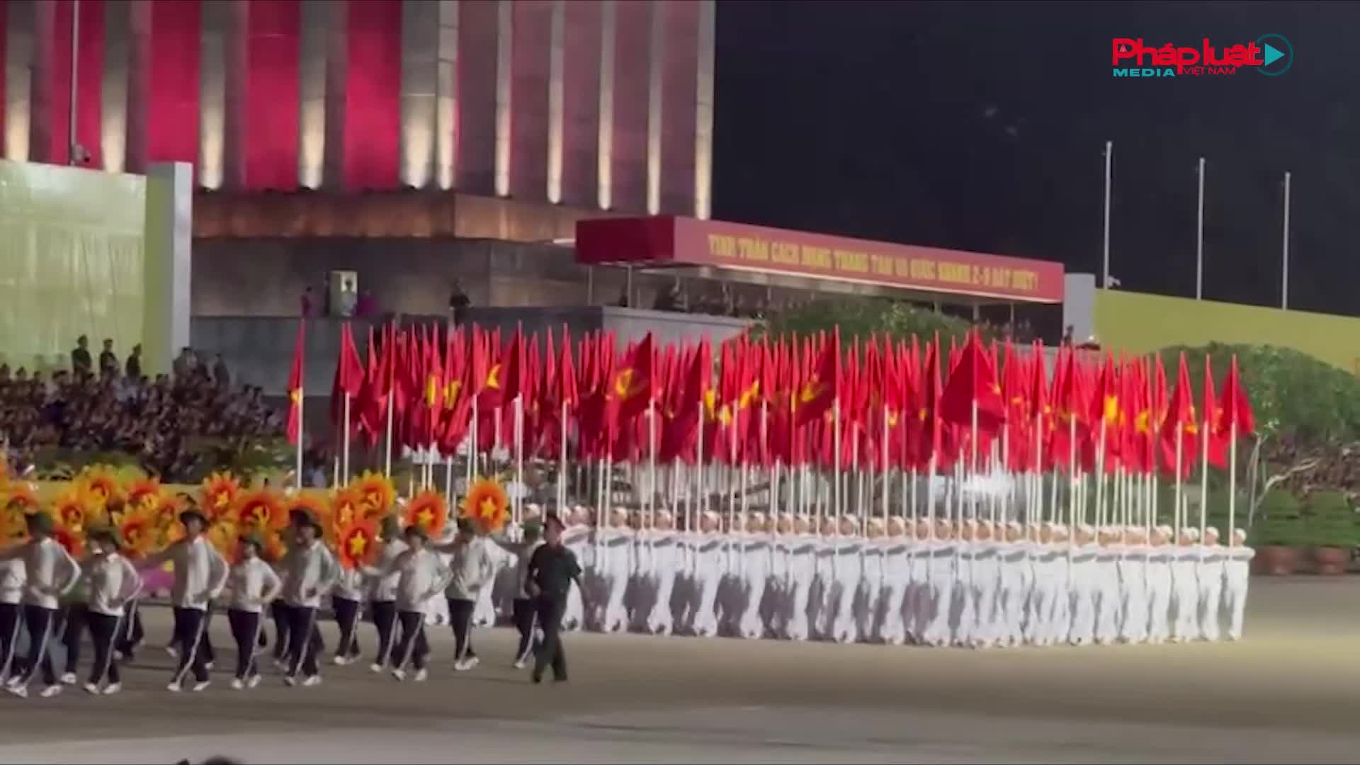 Hơn 16.000 cán bộ, chiến sĩ tổng hợp luyện trong “vòng tay nhân dân”