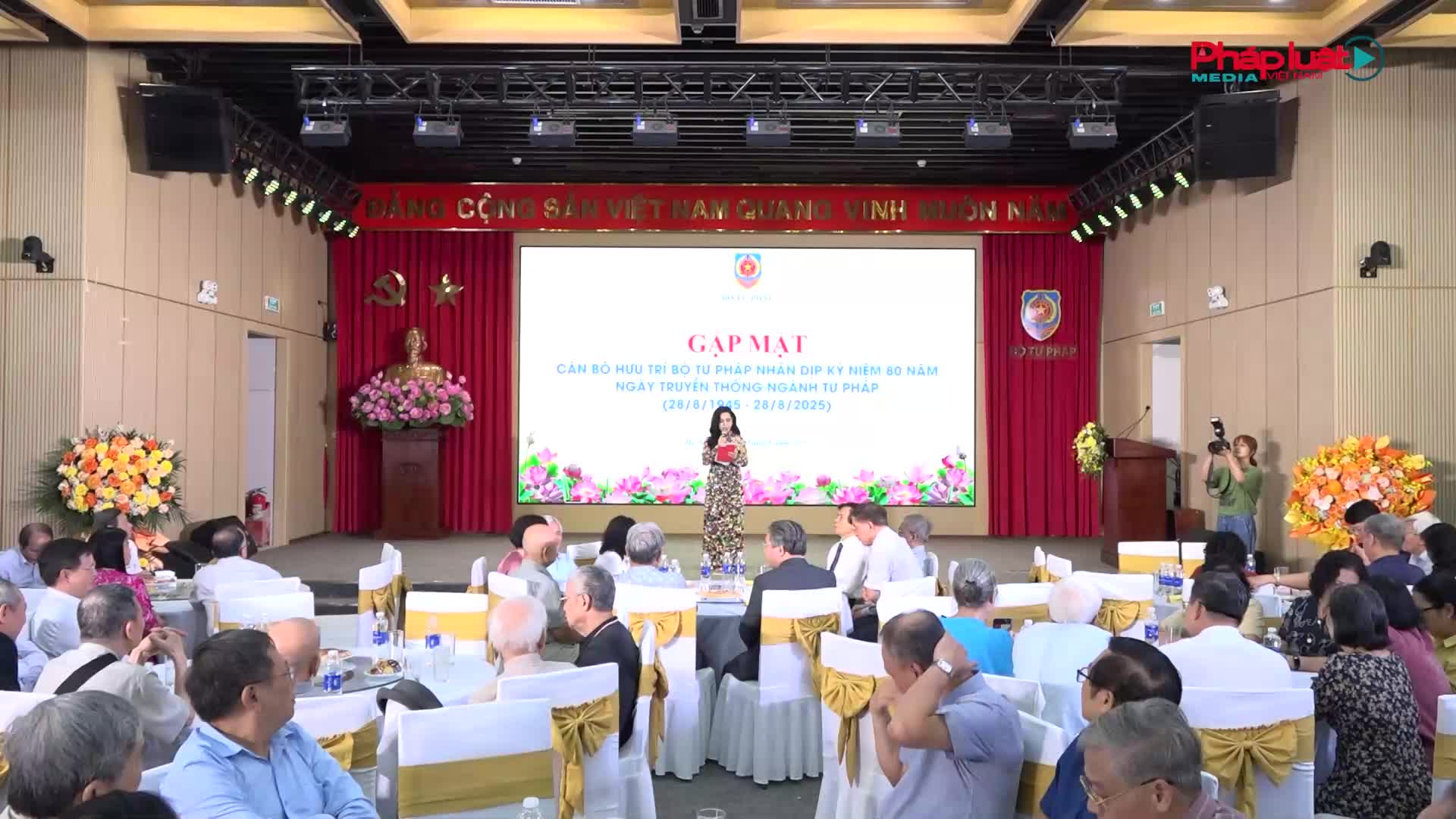Bộ Tư pháp tri ân cán bộ hưu trí nhân kỷ niệm 80 năm Ngày truyền thống ngành