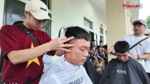 Thợ tóc Thủ đô đồng hành cùng 188 chiến sĩ đặc công trước thềm Đại lễ
