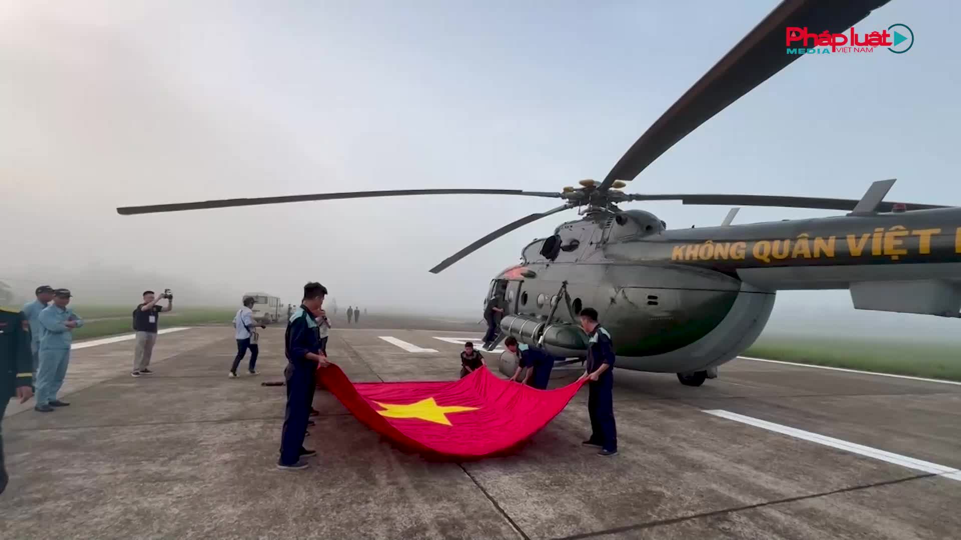 Tổ quốc vươn xa trong “cánh bay” hòa bình