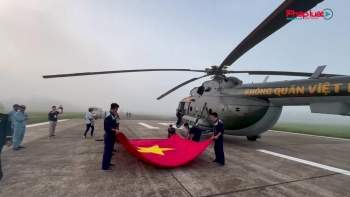 Tổ quốc vươn xa trong “cánh bay” hòa bình