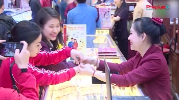 Thủ tướng chỉ đạo ổn định thị trường vàng, thu hẹp chênh lệch giá trong nước và quốc tế