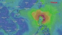 Bão Matmo đang vào vịnh Bắc Bộ, gây sóng lớn trên biển