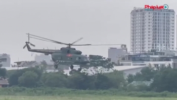 Trực thăng Trung đoàn Không quân 916 bay cứu trợ nhân dân tỉnh Lạng Sơn