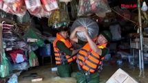 Thái Nguyên: Cảm động tình quân dân, đồng bào giữa “biển lũ”