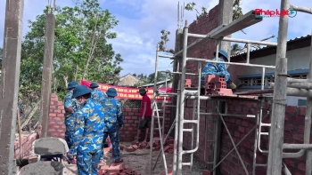 Mái ấm vùng lũ: Dấu ấn chào mừng ngày 22/12 của Sư đoàn 372