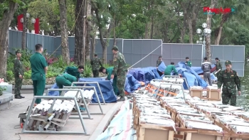 Phía sau hạnh phúc đêm giao thừa của nhân dân