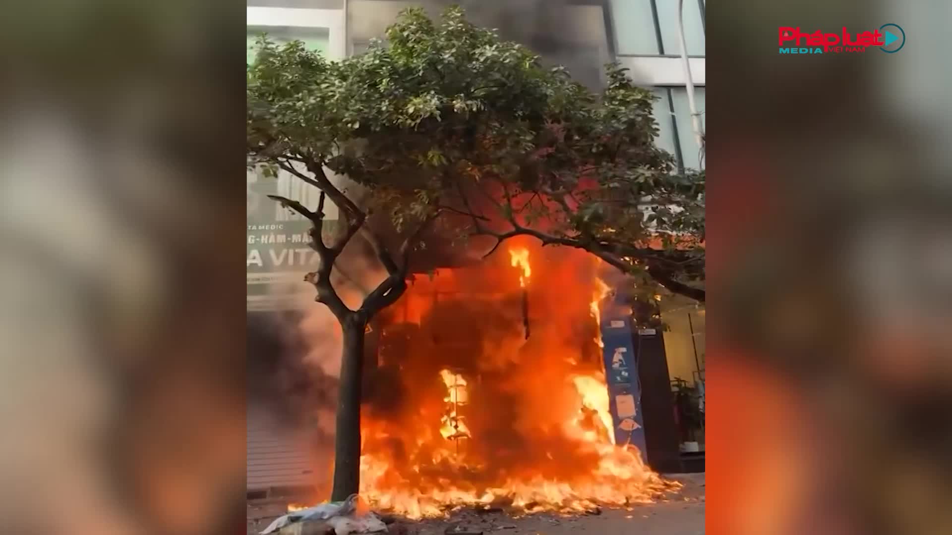 Hà Nội: Cháy lớn căn nhà 7 tầng tại phường Hà Đông