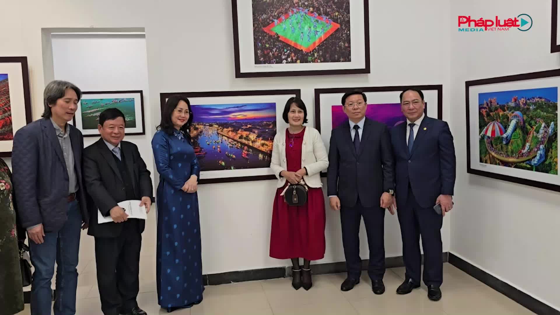 100 bức ảnh được trưng bày tại triển lãm Mừng Đảng, Mừng Xuân