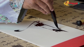 Thư pháp ngày xuân: Nét chữ giữ hồn Tết Việt