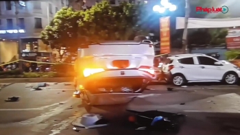 Công an Hà Nội thông tin về vụ xe Lexus gây tai nạn liên hoàn, lật ngửa tại Trung Kính