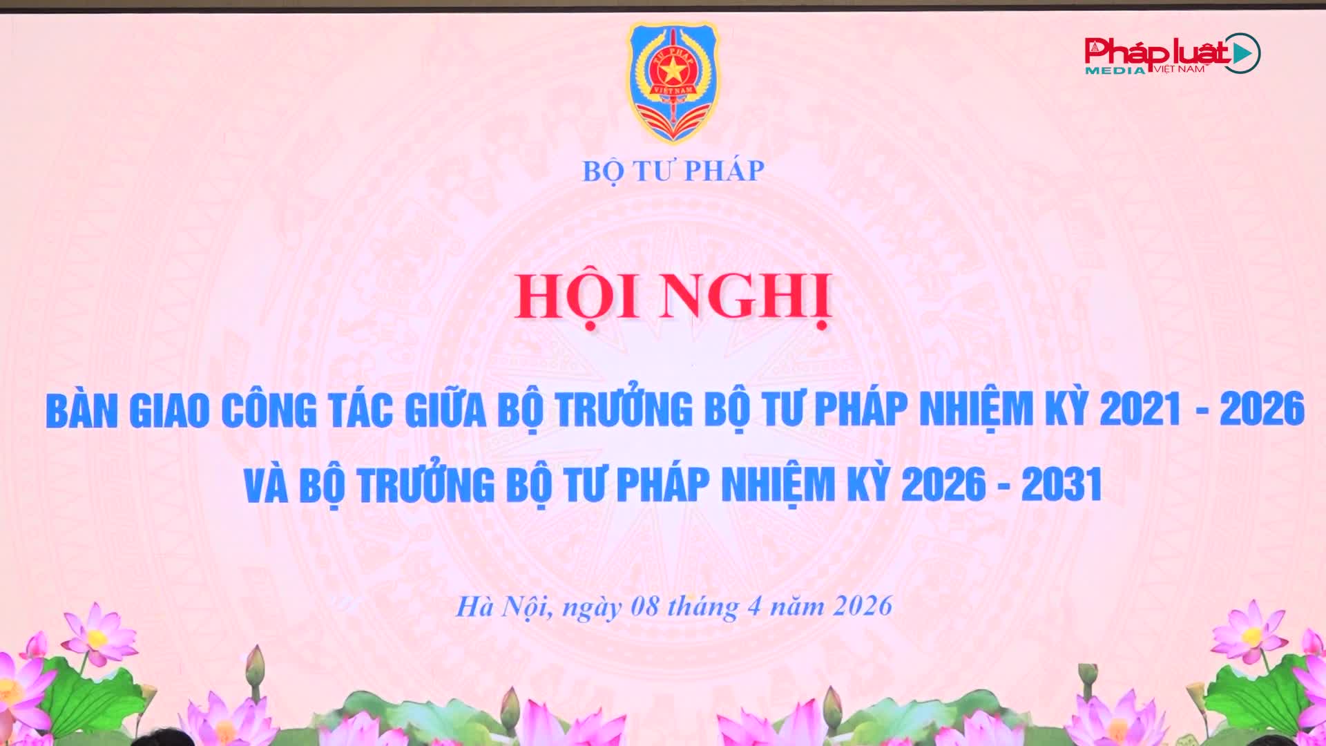 Bàn giao công tác giữa Bộ trưởng Bộ Tư pháp nhiệm kỳ 2021–2026 và nhiệm kỳ 2026–2031