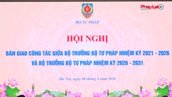 Bàn giao công tác giữa Bộ trưởng Bộ Tư pháp nhiệm kỳ 2021–2026 và nhiệm kỳ 2026–2031