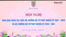 Bàn giao công tác giữa Bộ trưởng Bộ Tư pháp nhiệm kỳ 2021–2026 và nhiệm kỳ 2026–2031