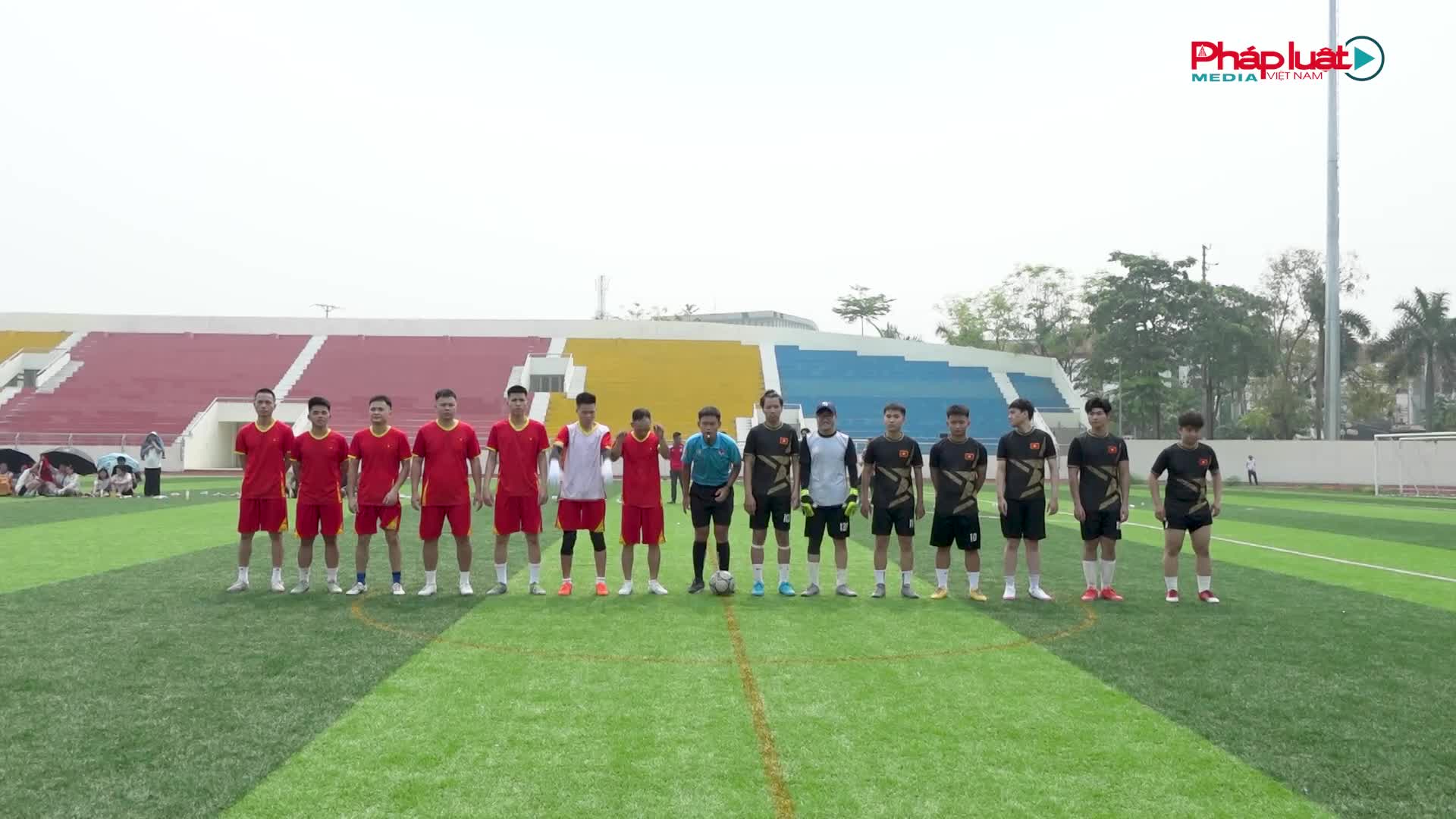 Sôi nổi giải bóng đá nội bộ Công ty Cổ phần thực phẩm Ăn cùng Bà Tuyết