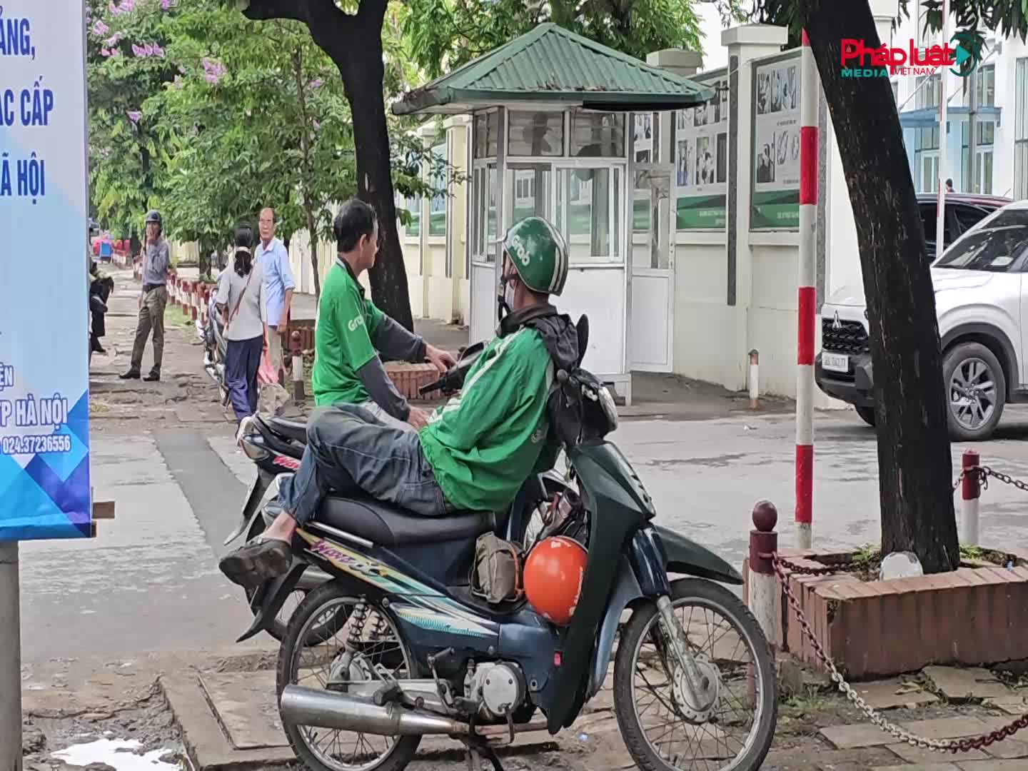 Hà Nội dự kiến siết khu vực hoạt động của xe ôm chạy xăng