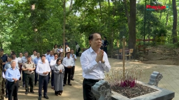 Bộ trưởng Tư pháp dâng hương tại Khu di tích Quốc gia đặc biệt Tân Trào