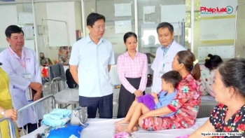 Bản tin Y tế số 6: WHO đánh giá nguy cơ Ebola xâm nhập Việt Nam, Bộ Y tế họp khẩn ứng phó