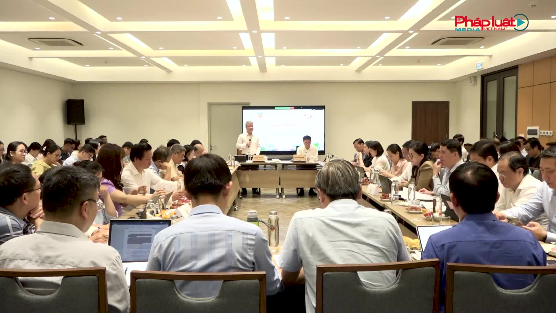 Hoàn thiện cơ chế đặc thù cho đô thị đặc biệt