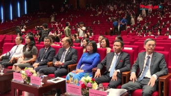 Trường Đại học Luật Hà Nội trao bằng tốt nghiệp cho 1.860 tân cử nhân Khóa 47