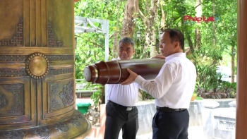 Bộ trưởng Hoàng Thanh Tùng dâng hương tri ân các Anh hùng liệt sĩ tại Quảng Trị