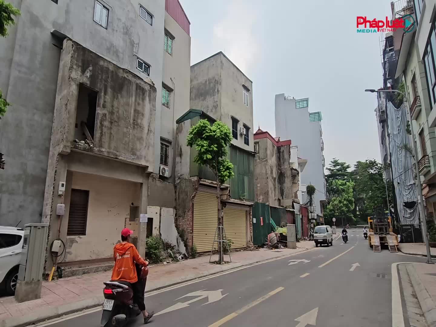 Nguy cơ tiếp tục xuất hiện nhà siêu mỏng siêu méo