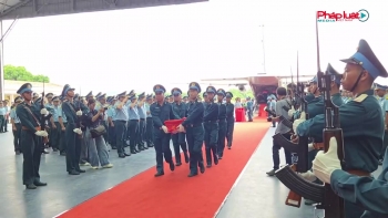 Chuyến bay thiêng liêng chở 7104 mẫu hài cốt liệt sỹ từ Thành phố Hồ Chí Minh về Thủ đô Hà Nội