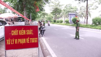 Khi ngày lễ vẫn còn những người làm nhiệm vụ