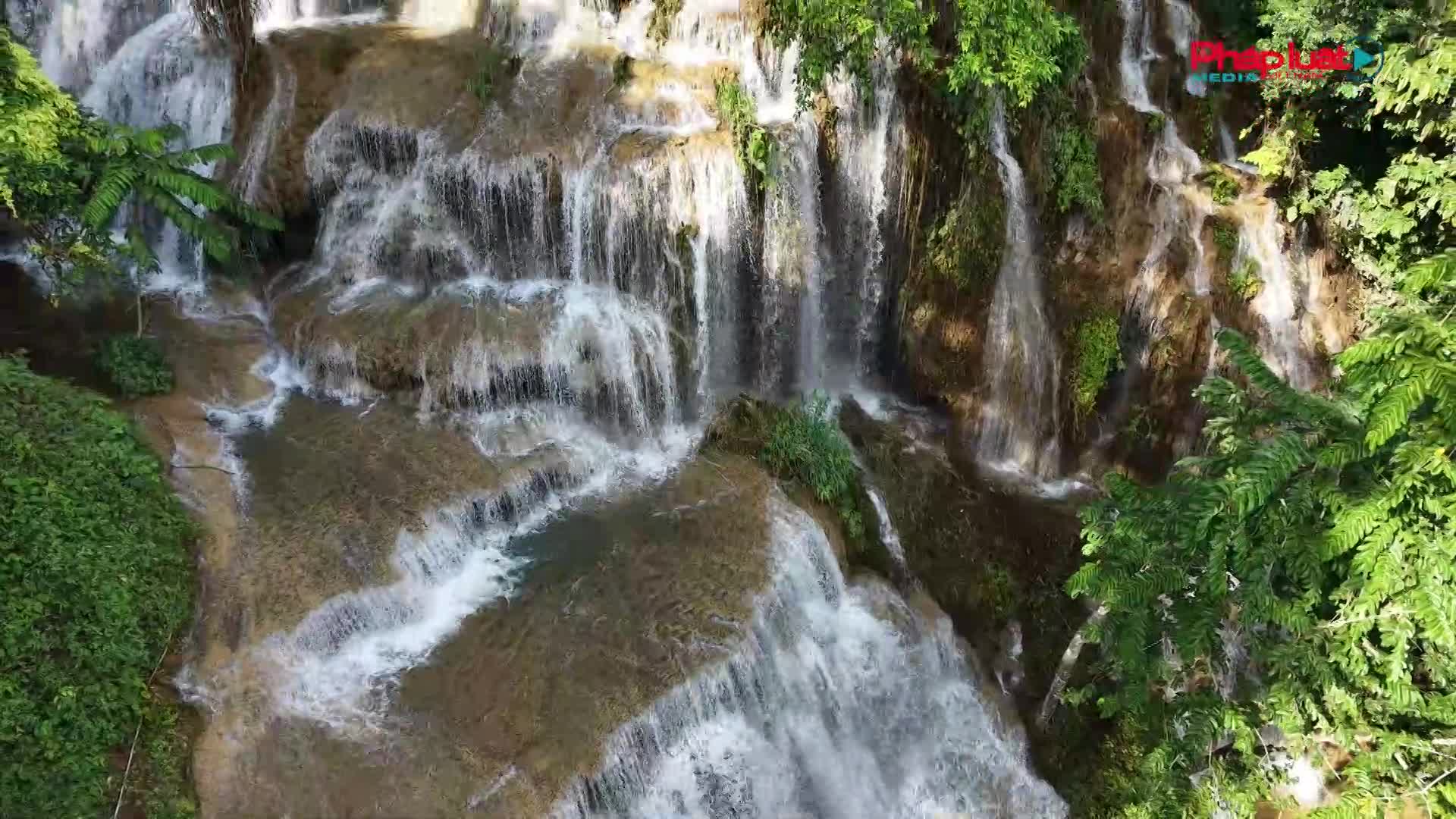Ấn tượng vẻ đẹp hoang sơ của Thác Mu ở vùng núi xứ Mường