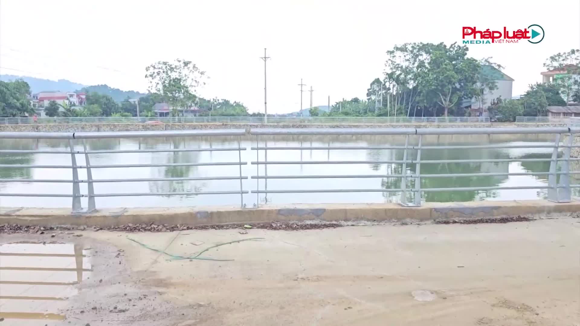 Xã Yên Xuân: Cần kiểm tra chất lượng dự án cải tạo khuôn viên ao Đầm Bối